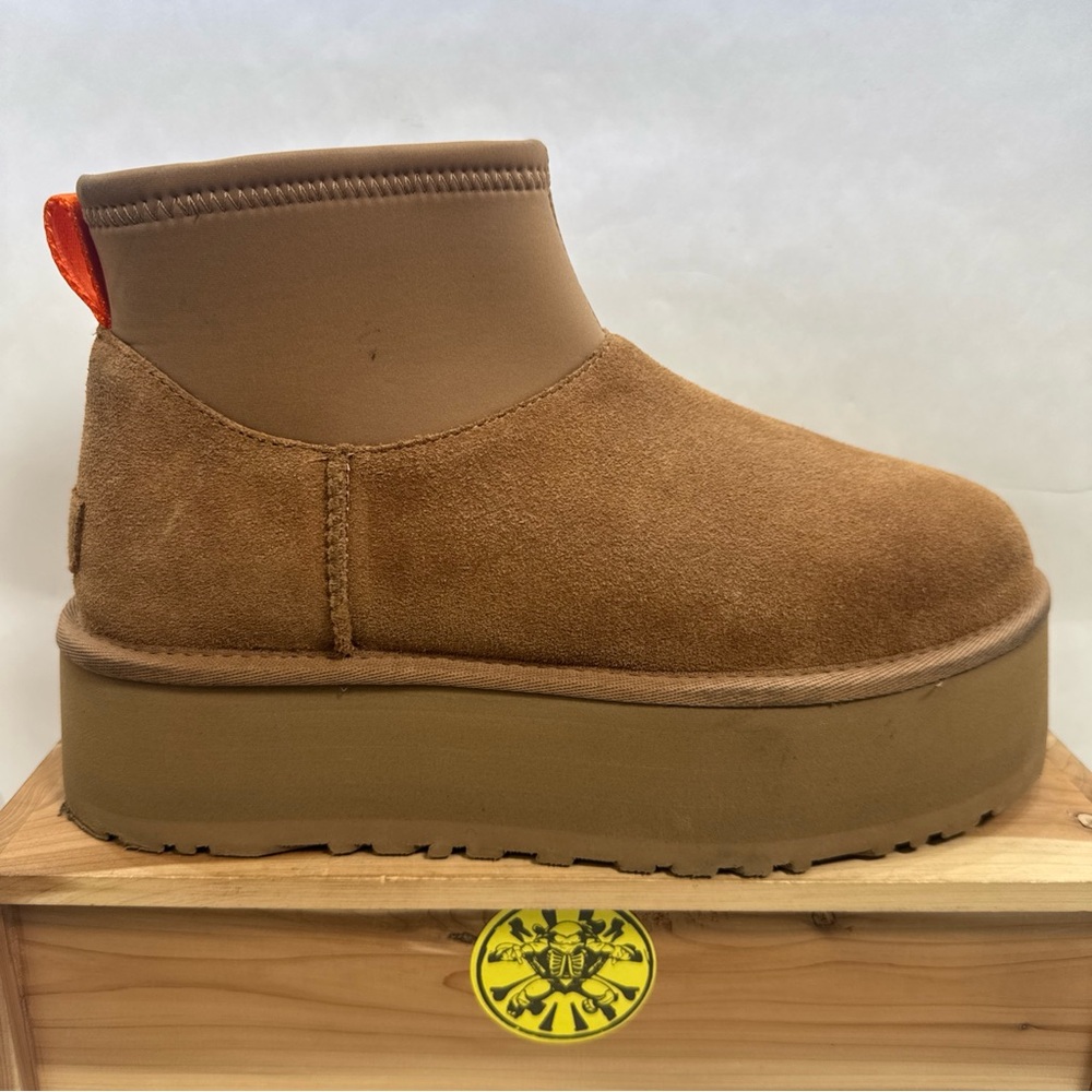 Ugg Classic Mini Dipper Thundercloud Chestnut Boo… - image 1
